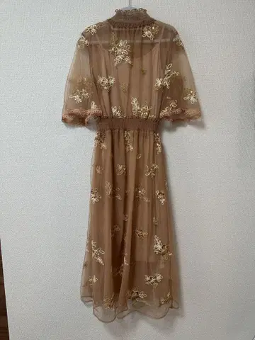 자수 브라운 드레스