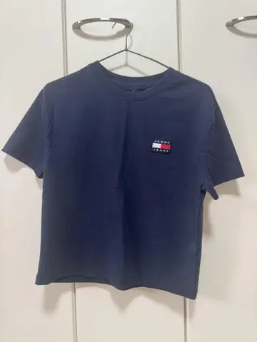 TOMMY JEANS 네이비 반팔 티셔츠 XS