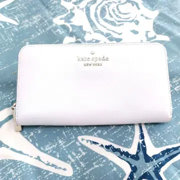 새상품 kate spade 화이트 장지갑