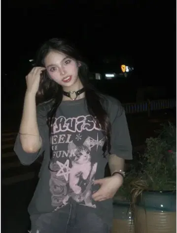Cavish 그레이 고양이 그래픽 티셔츠 반팔