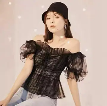SNIDEL 블랙 체크 프릴 상의