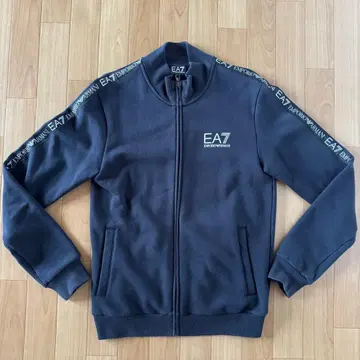 EA7 다크 그레이 집업 트레이닝복