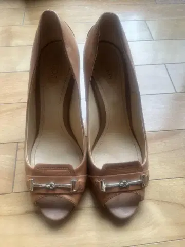 토즈 오픈토 펌프스 24.5cm