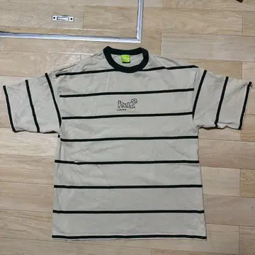 HUF 스트라이프 티셔츠 베이지 반팔