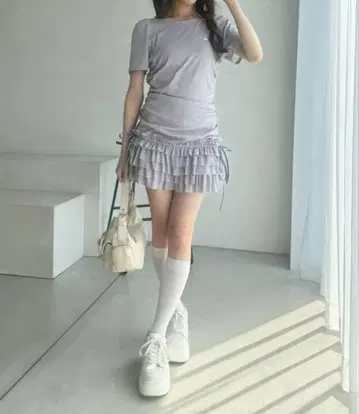 NICE CLAUP 드로스트 컷 미니 원피스