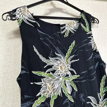 새상품 TWO PALMS 꽃무늬 블랙 원피스 훌라 무무 알로하 하와이