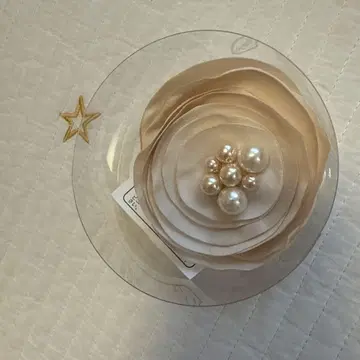 그린 라벨 릴랙싱 코사지 베이지 꽃 모티브 브로치 새상품
