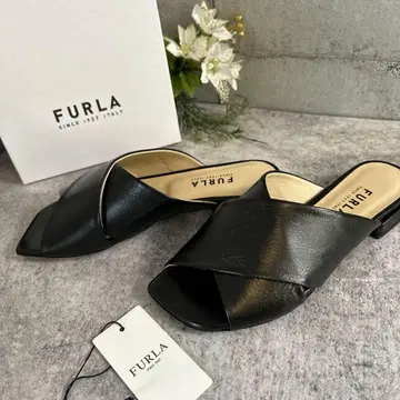 [새상품] FURLA 샌들 23cm~23.5cm 블랙 힐 높이 2.7cm