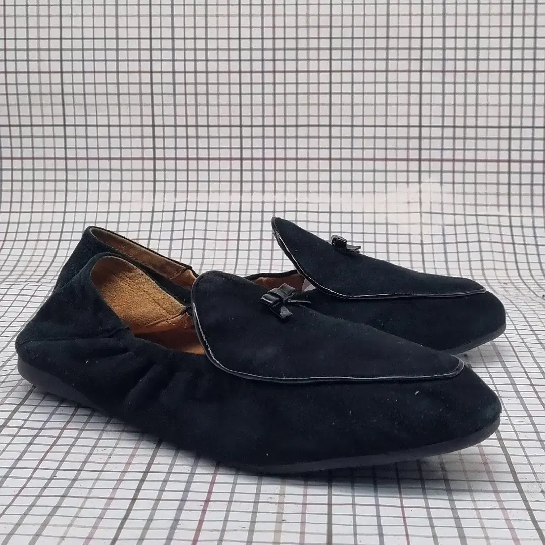 Sanzone Women's Leather Loafers 255 on Bunjang Global Site.