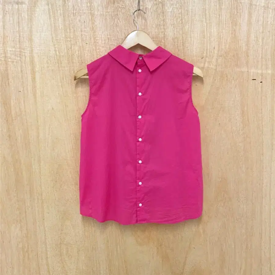 MARNI x UNIQLO Pleated Sleeveless Shirts | Bunjang Global