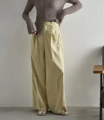 the yon 레이스 라인 턱 슬랙스 S 사이즈