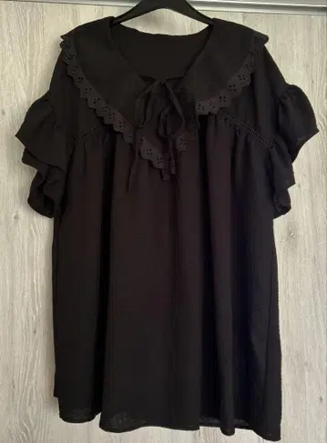내추럴 꾸뛰르 레이스 절개 카라 블라우스