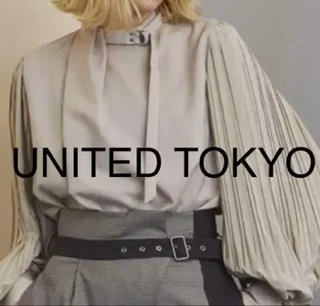 유나이티드 도쿄 플리츠 윈저 블라우스