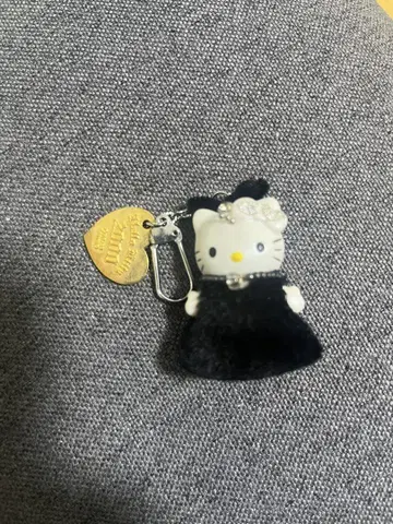 산리오 헬로키티 코스튬 인형 밀레니엄 시리얼 넘버 포함