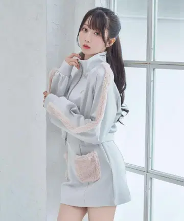 fake fur point track skirt set 로제 뮤즈 새상품