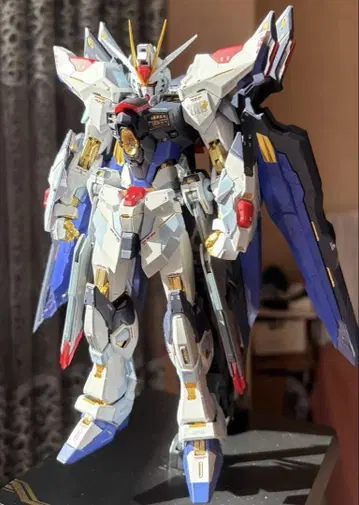 새상품 1/100 스트라이크 프리덤 건담 블루 서울