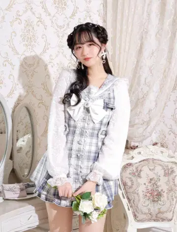 NOEMIE 반짝이는 레이어드 스타일 세일러 셋업