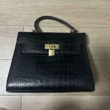 블랙 크로커다일풍 핸드백