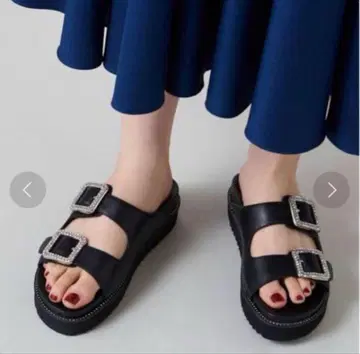 오데뜨 앤 오딜 비쥬 샌들 37