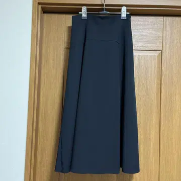 블랙 플레어 스커트 뒷면 체크 리본 포함