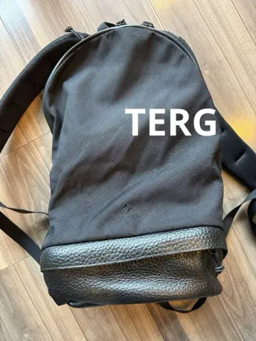 TERG 가죽 절개 백팩