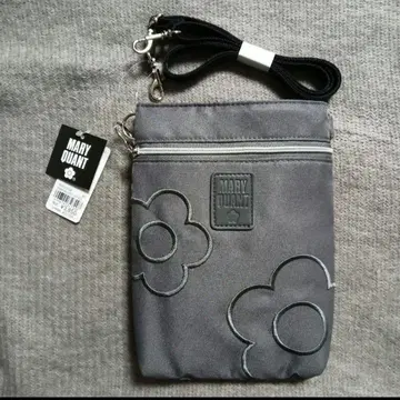 새상품 MARY QUANT 마리 콴트 스마트폰 숄더백 그레이