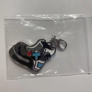 CR CrazyRaccoon 생일 굿즈 우루카 메탈 참