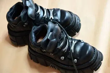 블랙 가죽 통굽 신발 new rock