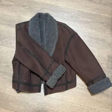 보아 숏 기장 코트