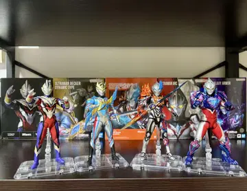 S.H.Figuarts 울트라맨 트리거에서 아크까지 최강 형태 세트