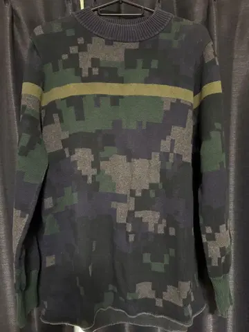 sacai 카모플라주 패턴 디지털 카모플라주 사카이 니트 맨투맨