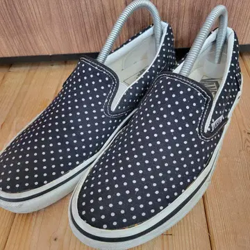 VANSOFFTHEWALL 여성용 로우 컷 스니커즈 슬립온