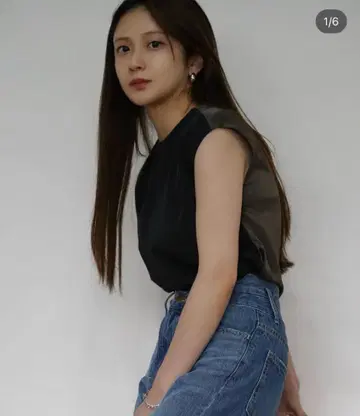 바이컬러 슬리브리스 탑
