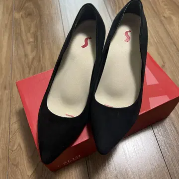 블랙 스웨이드 스틸레토 펌프스