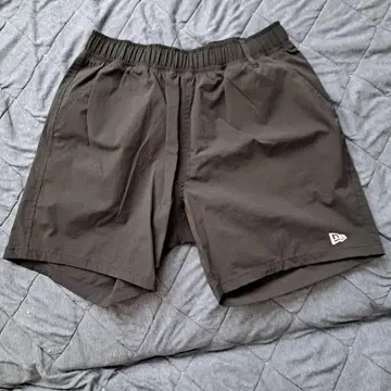 뉴에라 블랙 숏팬츠 M