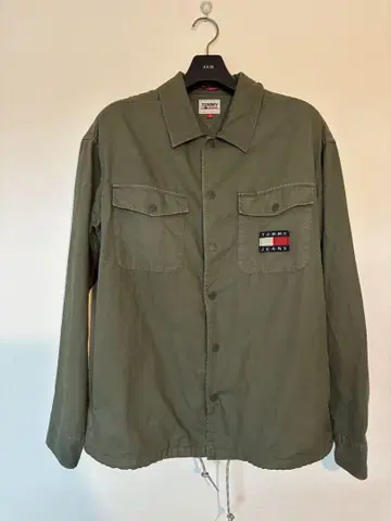 TOMMY JEANS 밀리터리 자켓 올리브