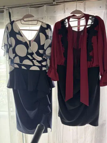 소브레 도트 무늬 드레스와 레이스 블라우스 세트