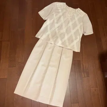 alba rossa 울 베이지 레이스 셋업