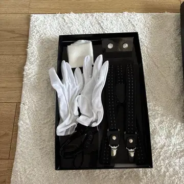 카마 밴드, 흰 장갑, 서스펜더 세트