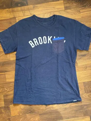 TANGTANG BROOKLYN 포켓 부착 티셔츠 L 네펜데스 별주