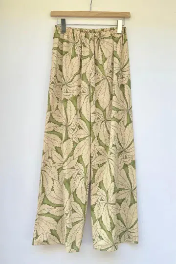 HAKUJI Leaf print Pants 리프 프린트 팬츠