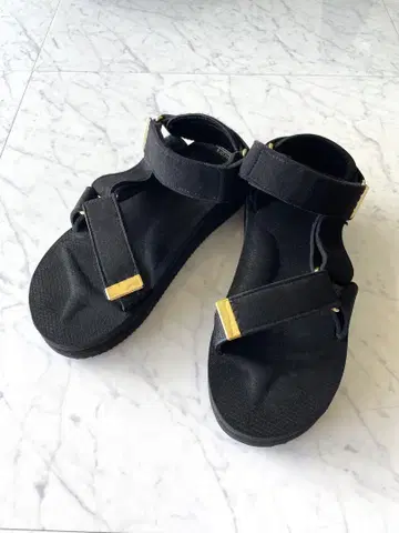 DEUXIEME CLASSE 두지엠 클라세 SUICOKE 샌들