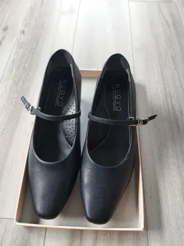 NUOVO 블랙 멜리 제인 24.0cm