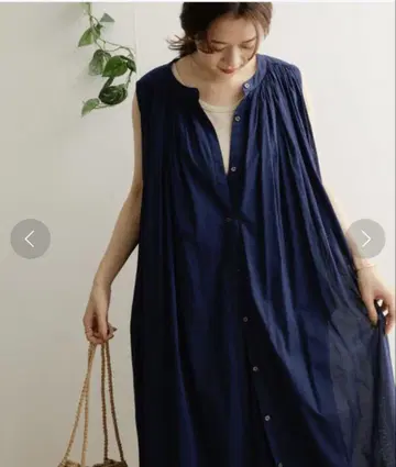 어반 리서치 도어스 코튼 보일 슬리브리스 원피스 네이비
