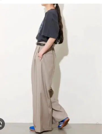 2턱 와이드 슬랙스 팬츠 저널 스탠다드 베이지