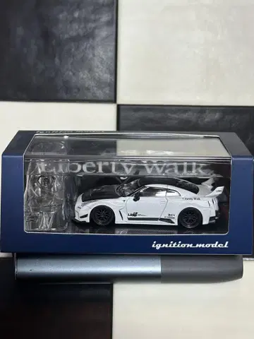 LB WORKS 35GT-RR 화이트 1/64 ignitionmodel