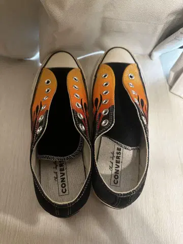신발끈 미포함 CONVERSE CT70 파이어 패턴 척테일러