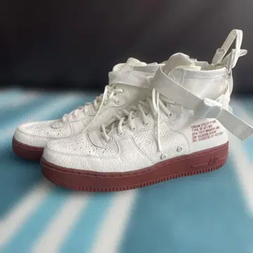 Air Force 1 Utility 화이트/브라운
