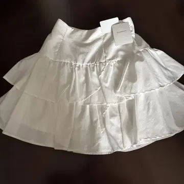 새상품 Rirandture 화이트 플레어 스커트