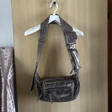 누에르 숄더백
